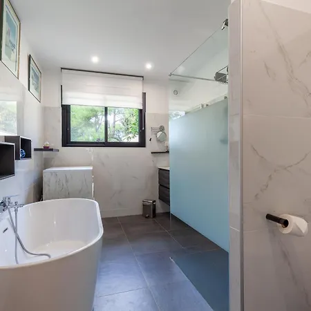 וילה Bas De Piscine 150m De La