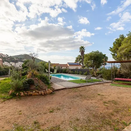 Villa Bas De Piscine 150m De La